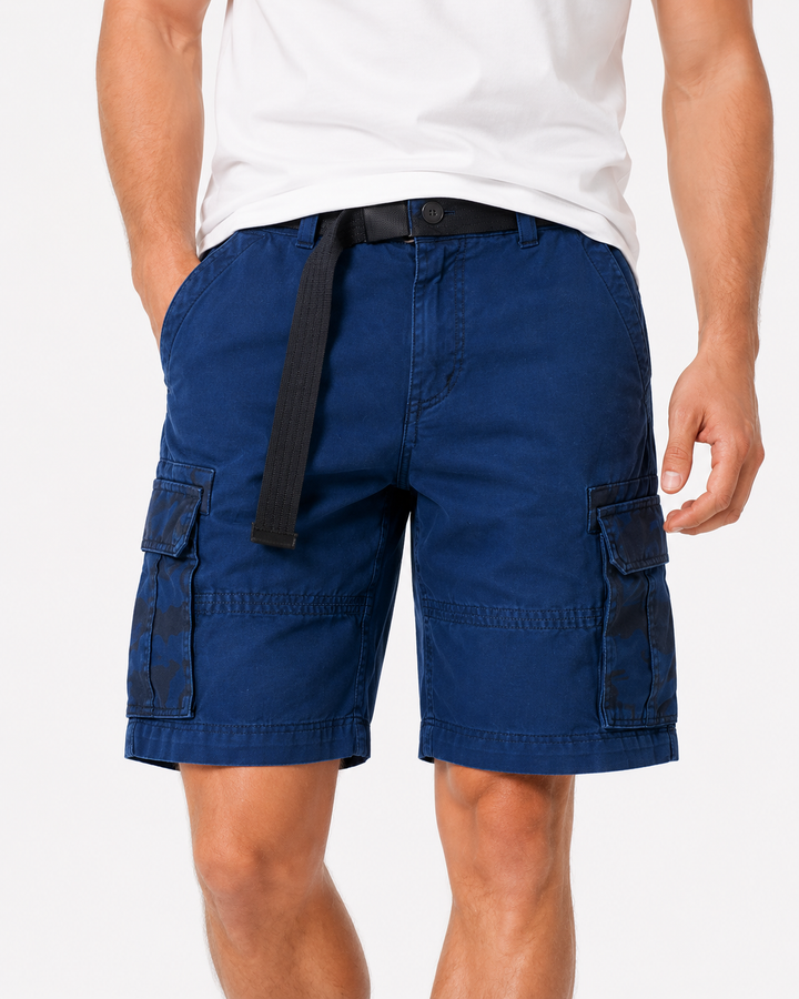Herren Cargo Shorts Bermuda in Camouflage-Muster, bequem und ideal für Freizeit und Outdoor.