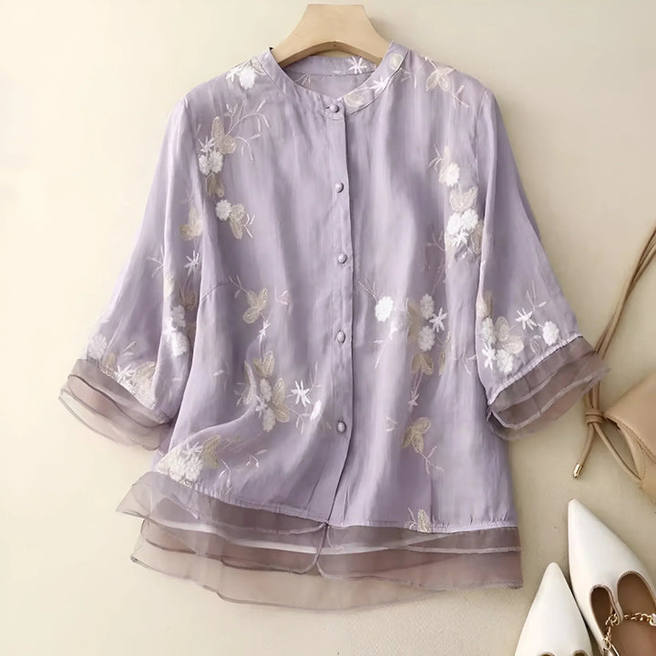 Besticktes Damen Top mit eleganten Blumenmotiven, leichtes Material und perfekter Fall für den Sommer.