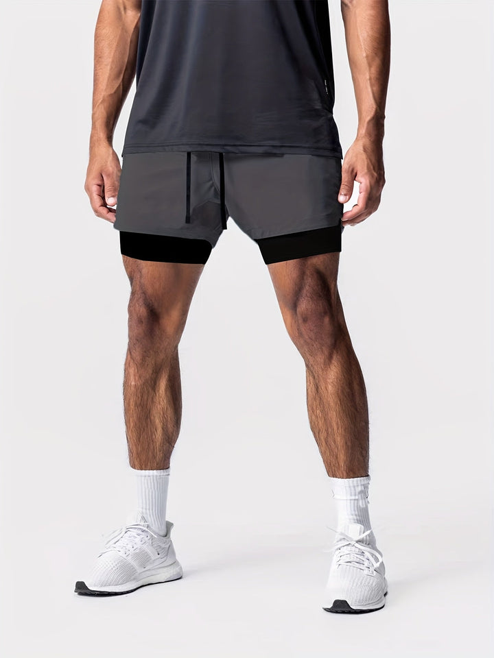 Vielseitige Herren Fitness-Shorts für Training, Workout und alle Sportaktivitäten. 2-in-1 Design.