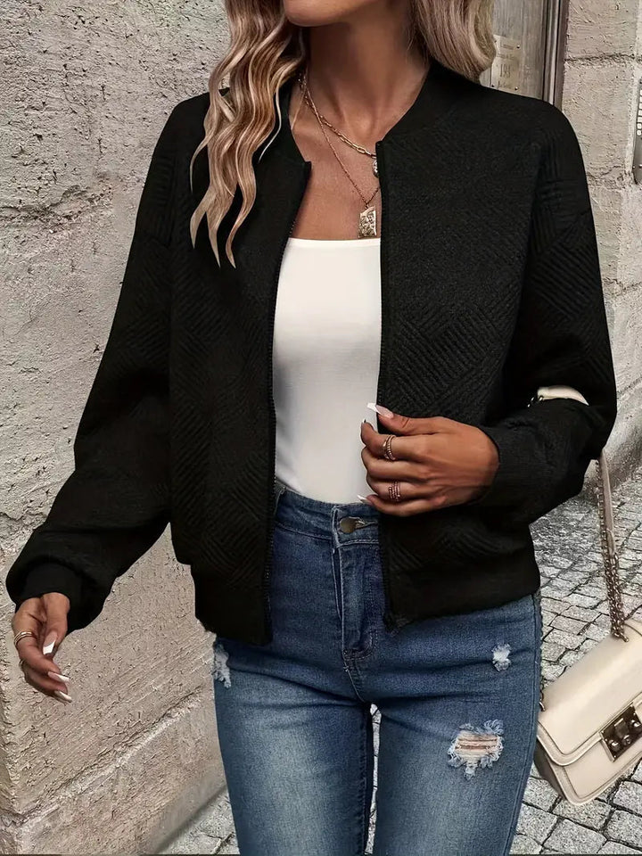 Gemütliche Damen Strickjacke mit Reißverschluss, strukturiert. Warmer Begleiter für kalte Tage im Herbst/Winter.