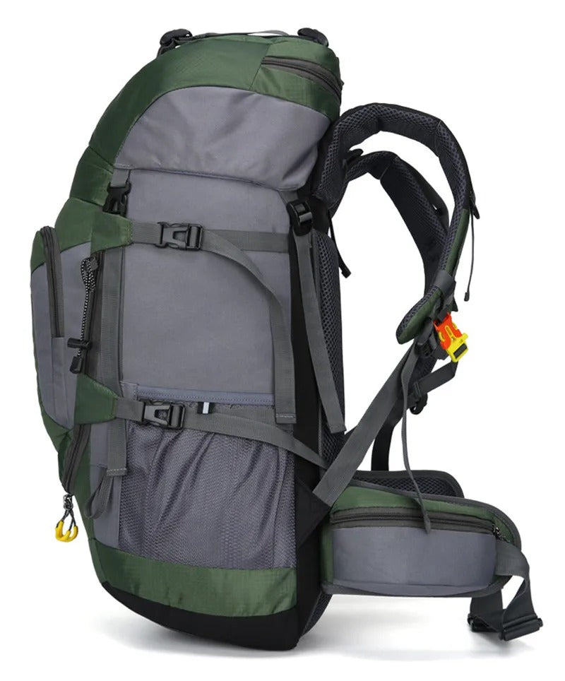 Hochwertiger 60L Freizeitrucksack, wasserdicht, großzügiger Stauraum für alle Outdoor-Bedürfnisse.