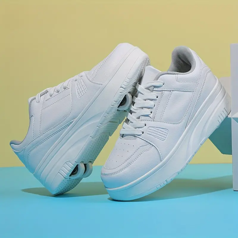 Ein Paar leuchtende Kinder Rollschuhe mit abnehmbaren Rädern, perfekt für Outdoor-Abenteuer & sportliche Kids.