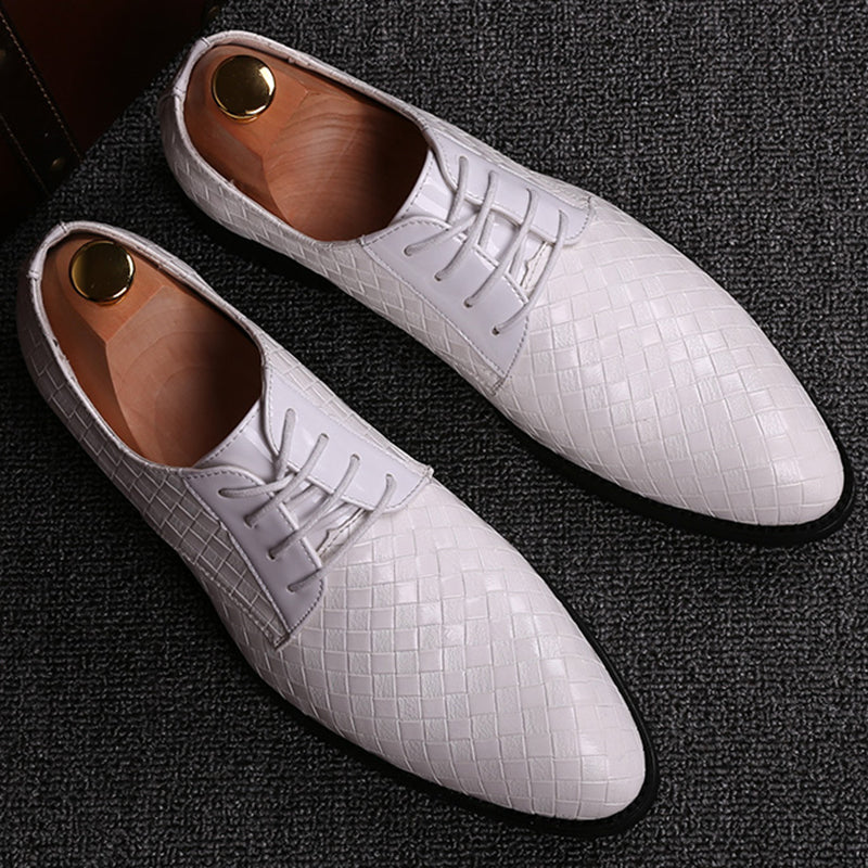 Komfortable braune Herren Schnürschuhe für Alltag und Freizeit. Zeitlose, stilvolle Herrenschuhe mit hohem Tragekomfort.