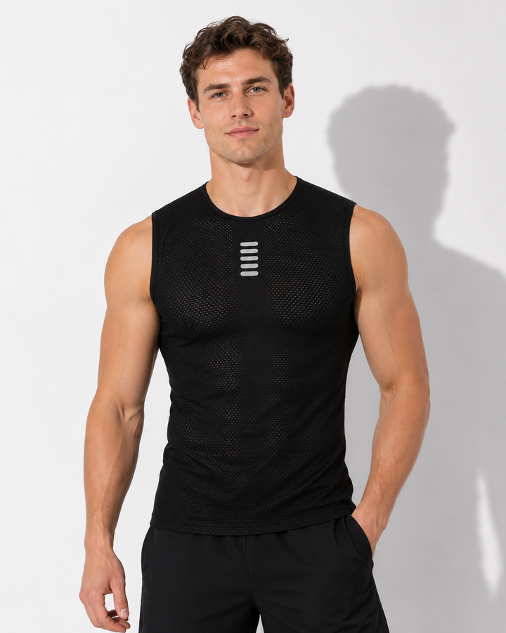 Nahaufnahme des ärmellosen Herren Radsport Baselayer Trikots, zeigt die atmungsaktive und leichte Textur.
