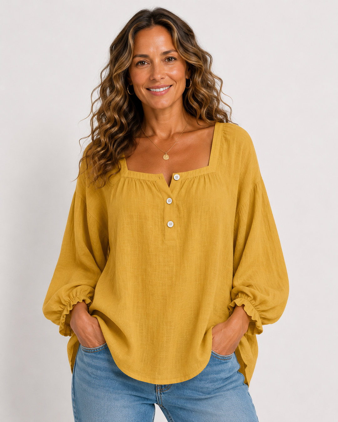 Schicke Damen Plus Size Bluse mit 3/4-Ärmeln, quadratischem Ausschnitt und Rüschen, komfortabel & elegant.