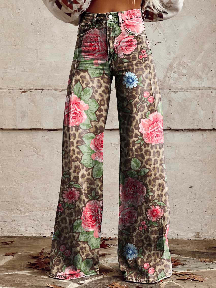 Weite Damenhose für den Sommer mit lebhaftem Print. Bequem, stilvoll und luftig.