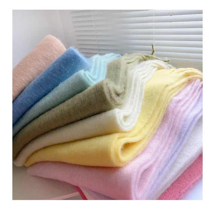 Warmer Damen Schal, kuschelig und elegant, das ideale Geschenk.