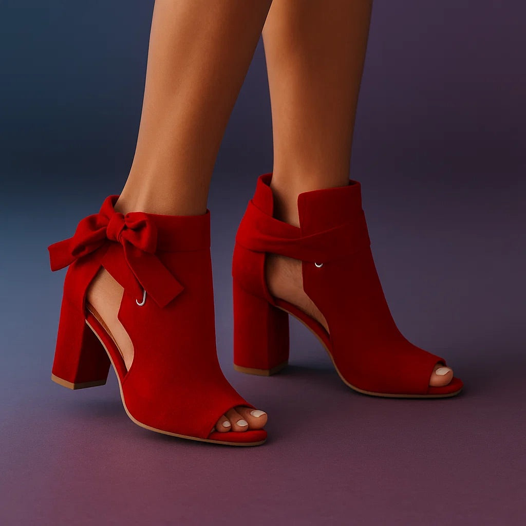 Moderne Damen Peep-Toe Pumps mit stabilem Blockabsatz. Bequeme Damenschuhe für einen eleganten Auftritt im Alltag & festlich.