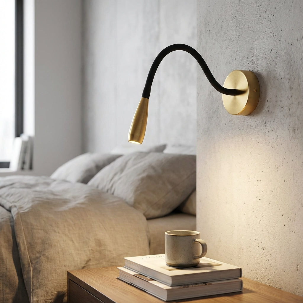 Verstellbare LED Wandlampe Beamlow, modernes Design für flexibles Licht im Wohnzimmer oder Schlafzimmer. Energieeffiziente Beleuchtung.