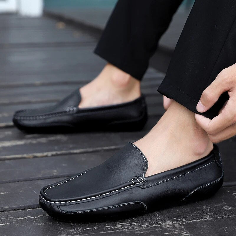 Zeitlose Herren Slipper, elegant & bequem, für jeden Anlass geeignet.