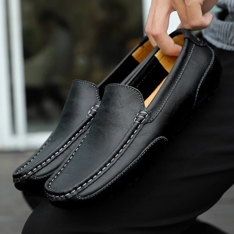 Elegante Business-Loafers für Herren, bequem und stilvoll kombiniert.