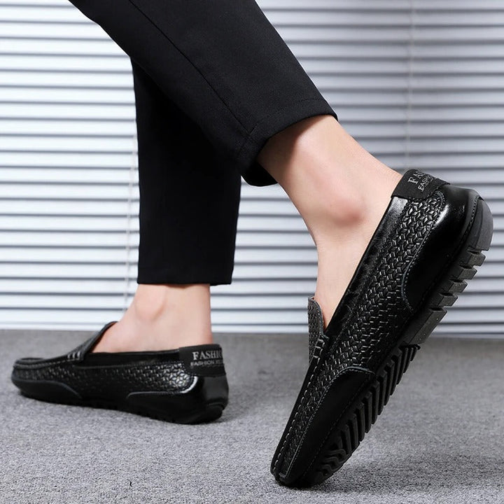 Schwarze elegante Herren Loafers, bequem & vielseitig, für jeden Anlass.