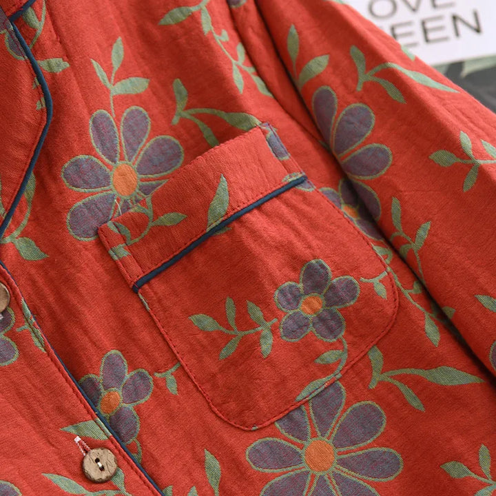 Weiches Damen Pyjama-Set mit Blumenmuster aus Baumwolle; komfortabler Hausanzug für gemütliche Abende.