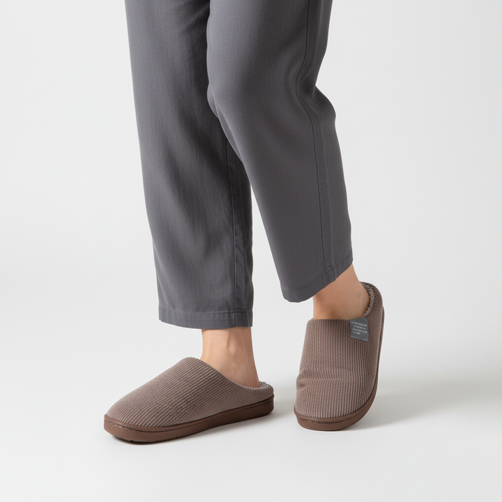 Damen Hausschuhe RibComfy: Antirutsch Pantoffeln mit weichem Futter. Sichere Sohle für festen Stand.