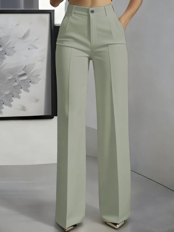 Elegante Damenhose mit geradem Schnitt, hochtailliert. Ideal für einen modernen Business-Stil im Büro.