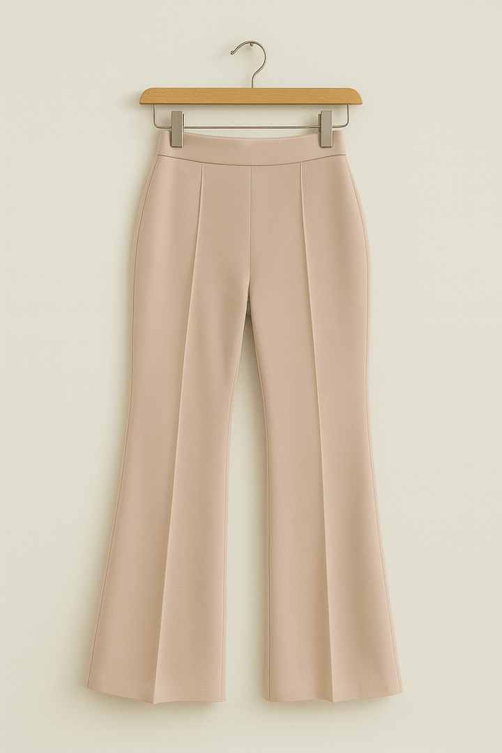 Modische grüne Damen Anzughose mit weitem Bein. Hoher Bund betont die Taille, elegant & vielseitig.