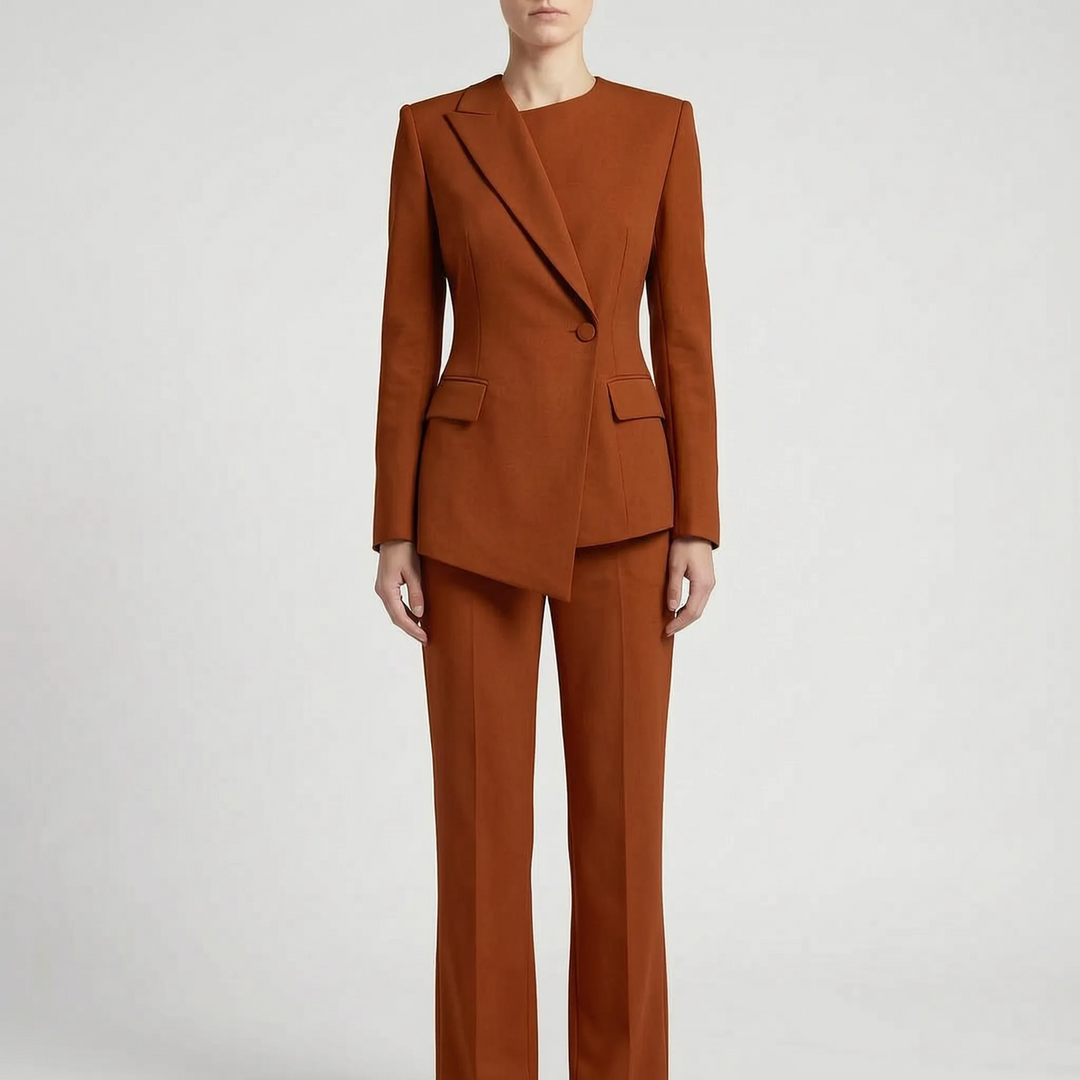 Eleganter Damen Hosenanzug Suzanne. Asymmetrisches Design, vielseitig für Frühling, Sommer, Herbst & Winter Businessmode.