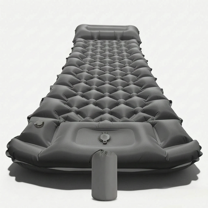 Schnell aufblasbare Camping Isomatte mit integriertem Kopfkissen für einfachen Aufbau im Zelt oder Outdoor.