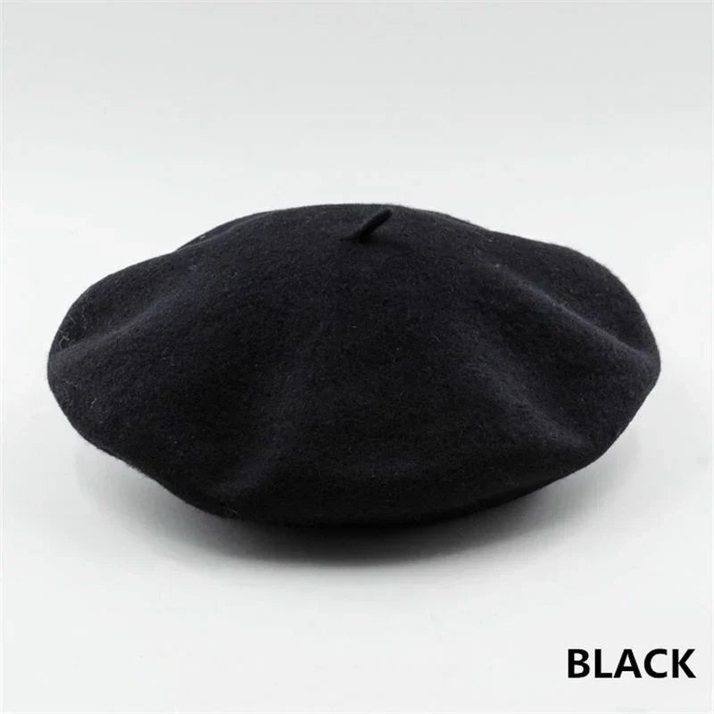Elegantes Beret für Damen, aus hochwertigem Filz, perfekter Hut für jede Jahreszeit.