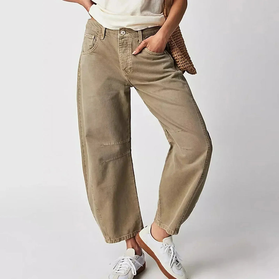 Trendige Damen Baggy Jeans, hohe Taille, lockerer Schnitt, ideal für einen entspannten Look.