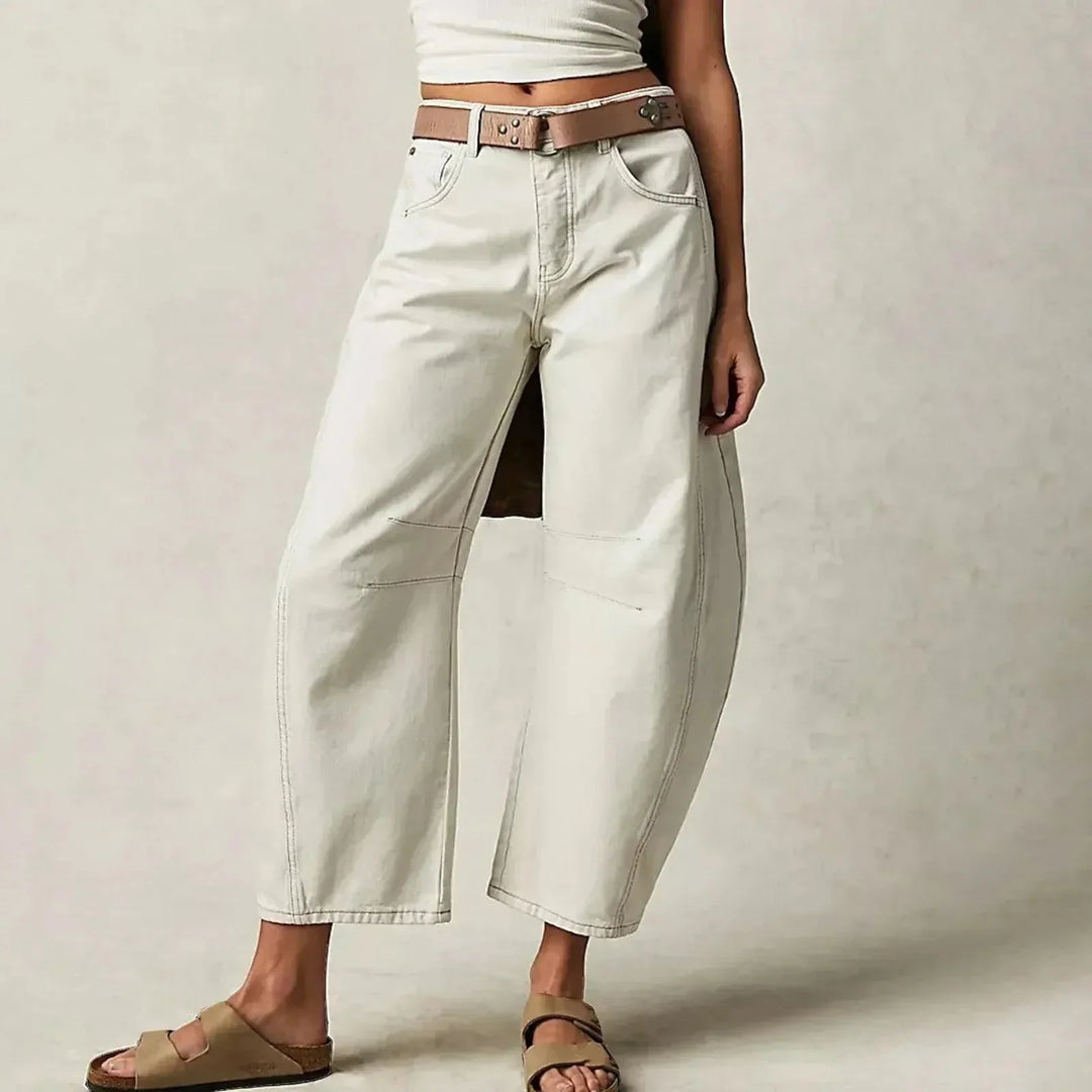 Moderne Weite Hose für Damen, Baggy Jeans mit hoher Taille, trendiger Loose Fit.