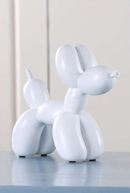 Leuchtend farbige Ballonhund Skulptur, modernes, verspieltes Designobjekt für Ihr Zuhause.