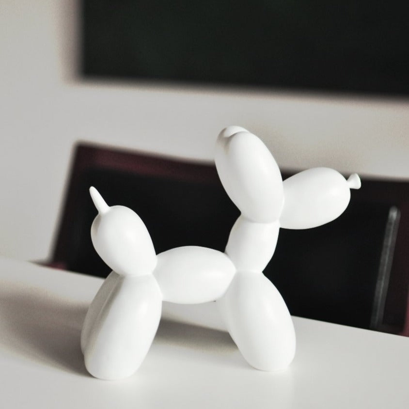Glänzende Ballonhund Skulptur, modernes Wohndekor für Wohnzimmer & Büro, verspieltes Designobjekt.