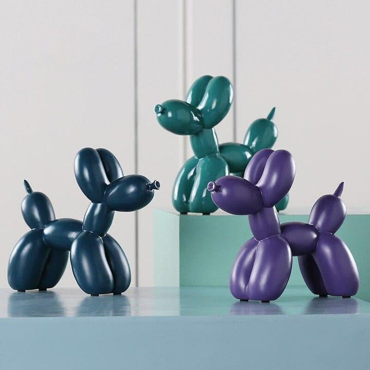 Stilvolle Ballonhund Figur als modernes Wohndekor, farbenfroh und kunstvoll.