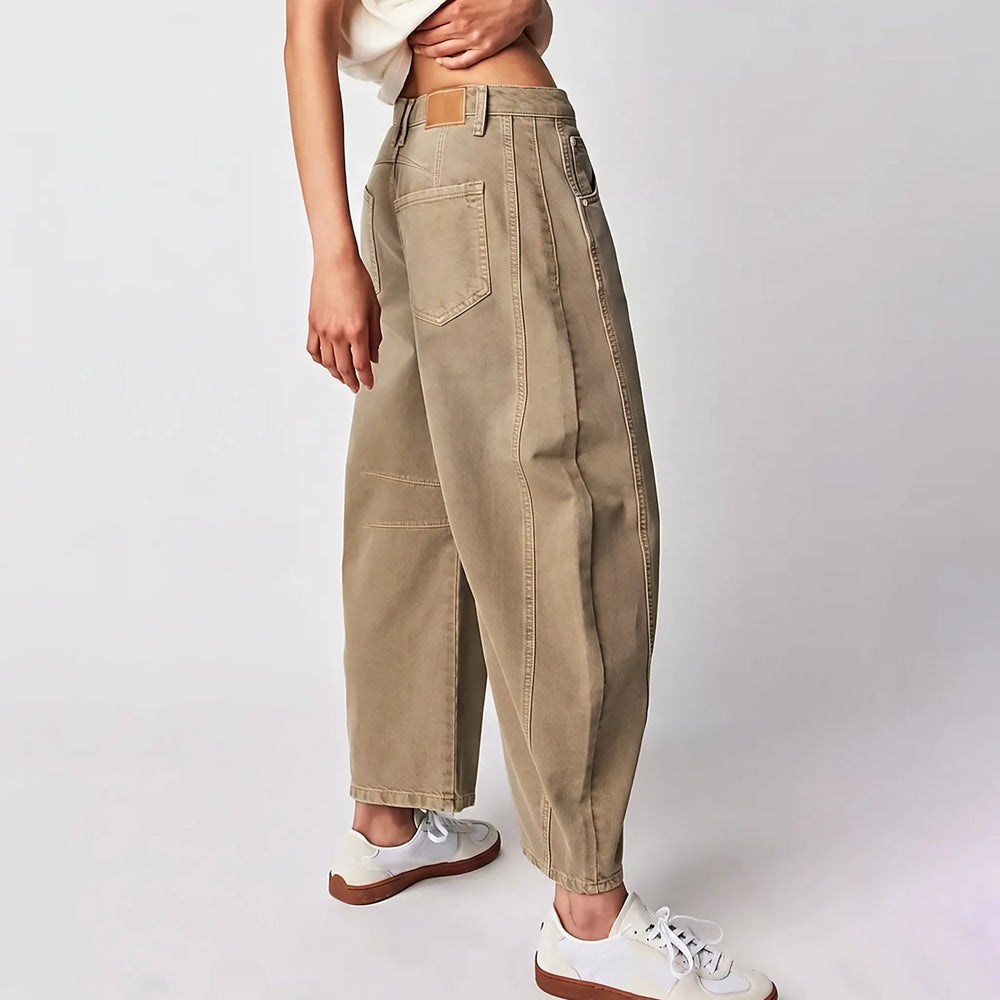Modische Damen Barrel Jeans Lorene in Khaki, mit bequemer hoher Taille und lässiger, geschwungener weiter Passform.