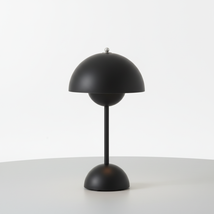 Minimalistische LED Touch Lampe MoodSphere. Elegantes Design und farbiges Stimmungslicht für moderne Räume.