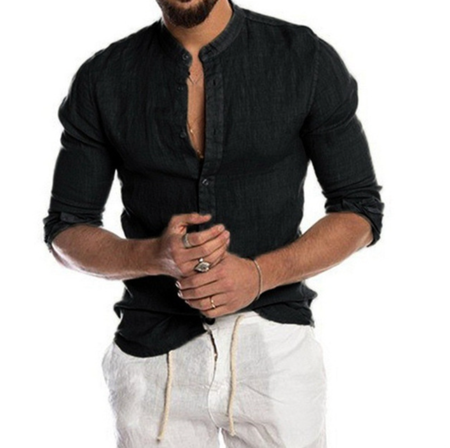 Detailaufnahme: Hochwertiges, zeitloses Frühlingshemd für Herren mit elegantem Kragen.