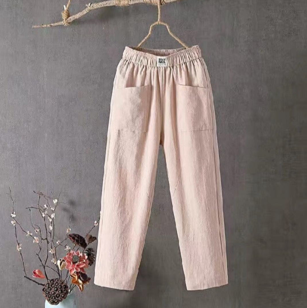 Produktansicht einer lockeren grünen Damen Sommerhose Livia aus Leinen mit Gummibund.