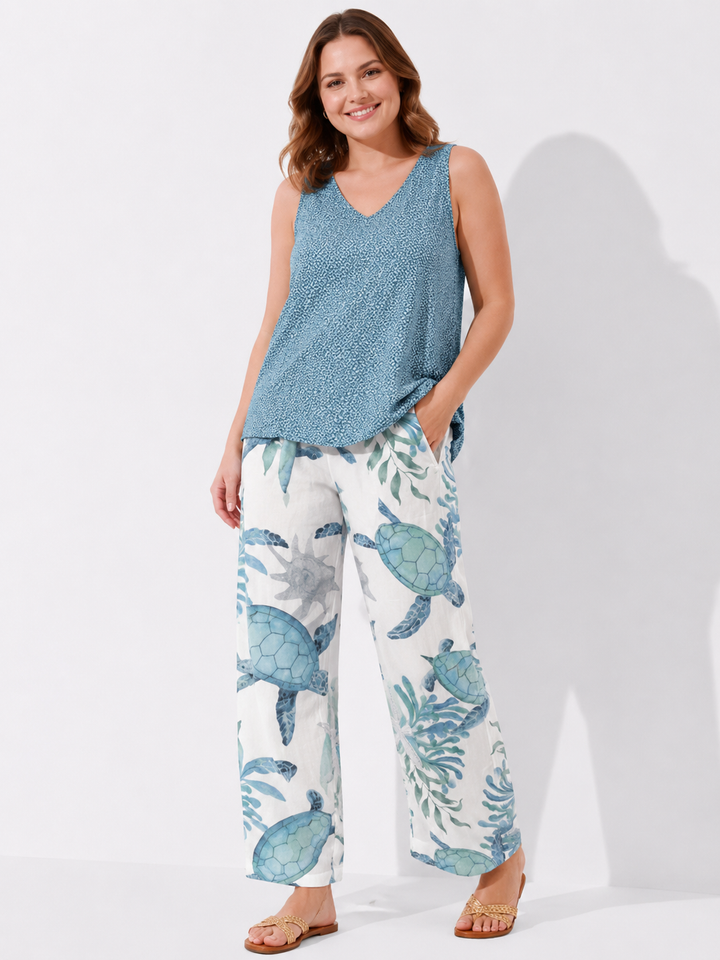 Blaue Damen Freizeithose mit praktischen Seitentaschen und elastischem Bund für bequemen und stilvollen Alltag.