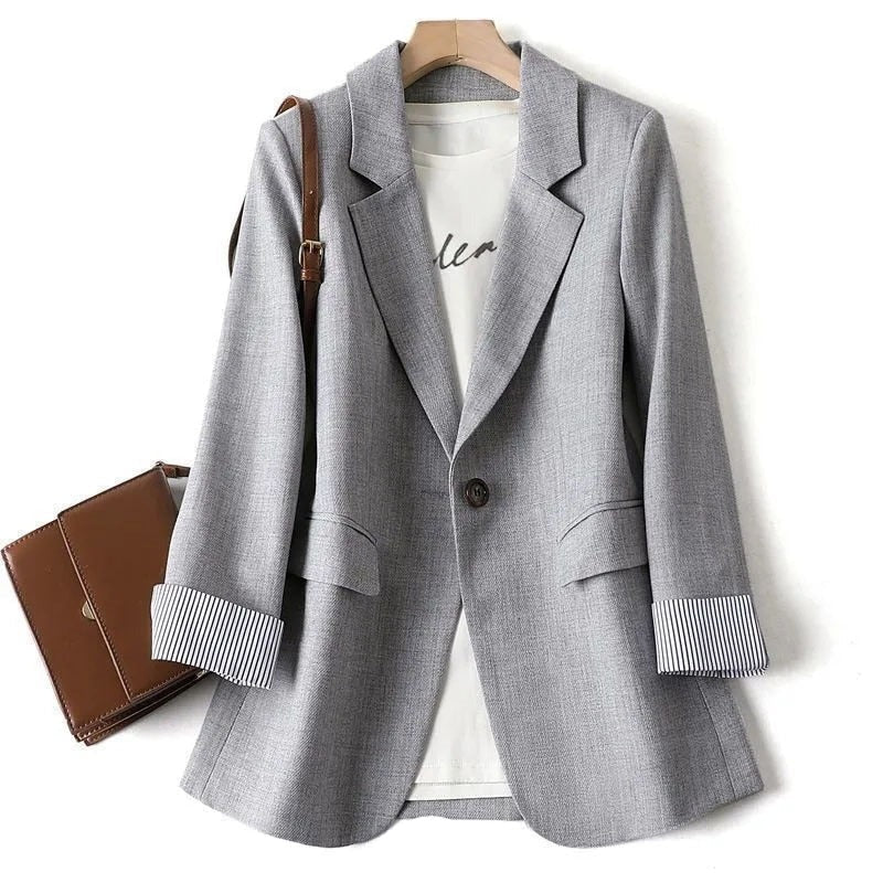 Eleganter Damen Blazer mit Reverskragen & Ein-Knopf-Verschluss. Perfekt für Business & stilvolle Freizeit-Outfits.
