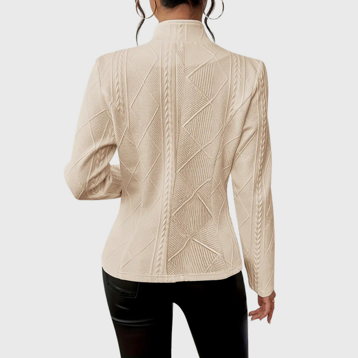 Taillierter Damen Blazer in chicem Design, betont die feminine Passform. Ideal für Business Look und elegante Herbstmode.