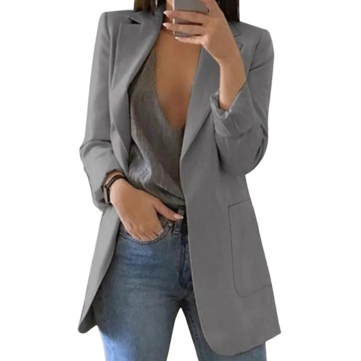 Taillierter Damen Business Blazer mit Reverskragen und Langarm. Eleganter, langer Schnitt für moderne Frauen.