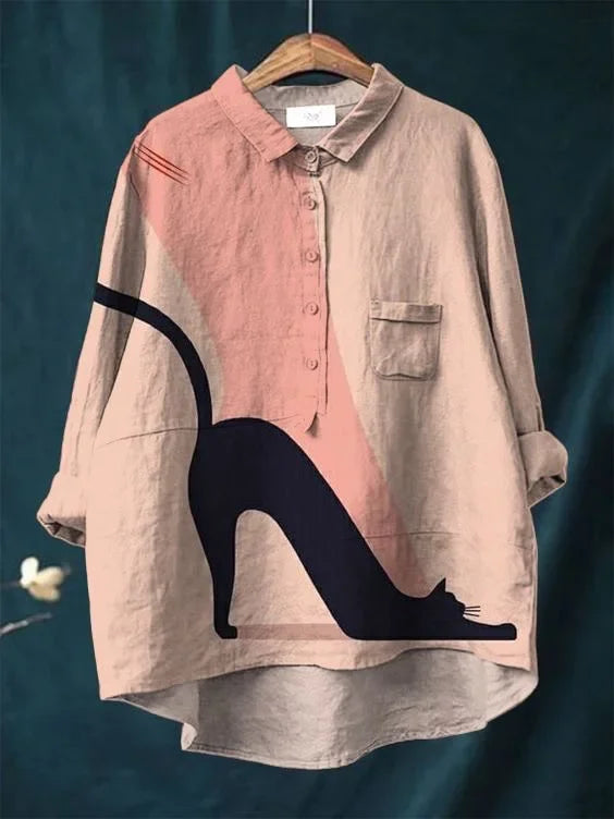 Modische Damenbluse im Oversize-Stil mit verspieltem Katzenmotiv-Kunstdruck; stilvoll & bequem.