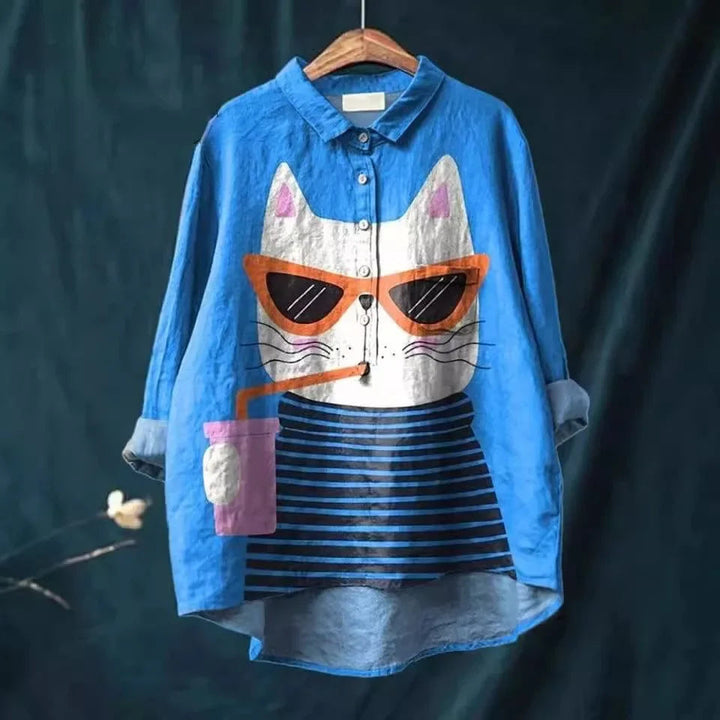 Hochwertige Damen Oversize Hemdbluse mit einzigartigem Katzenmotiv; stilvoll und bequem für jeden Tag.