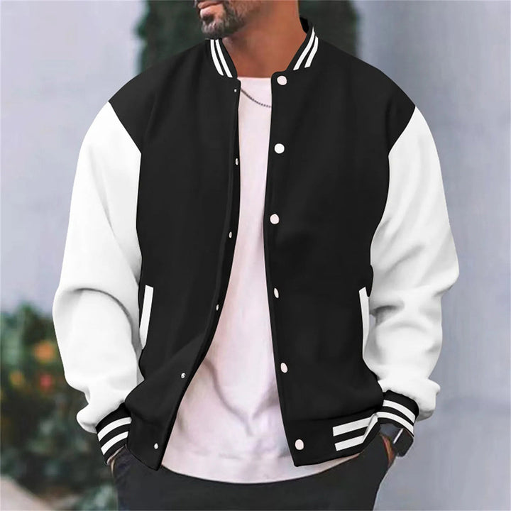 Herren Bomberjacke im College-Stil, blau mit weißen Ärmeln, ideal für lässige Frühlingslooks.