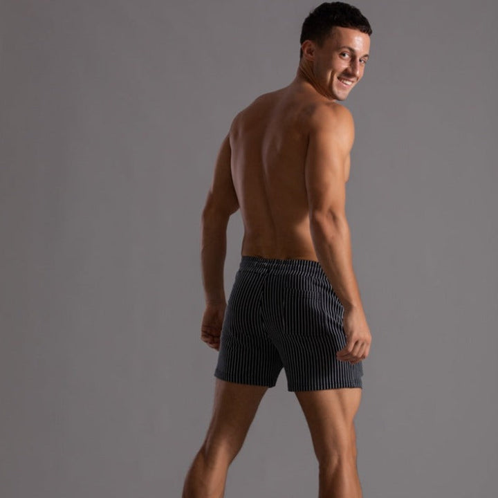 Herren Badeshorts Niko aus robustem Ripstop-Polyester, perfekt für Strand und aktive Freizeit.