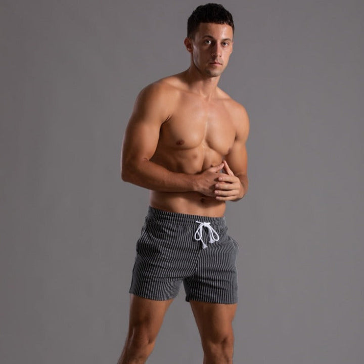 Schnelltrocknende Herren Strandshorts Niko aus Ripstop, ideal für entspannte Tage am Wasser.