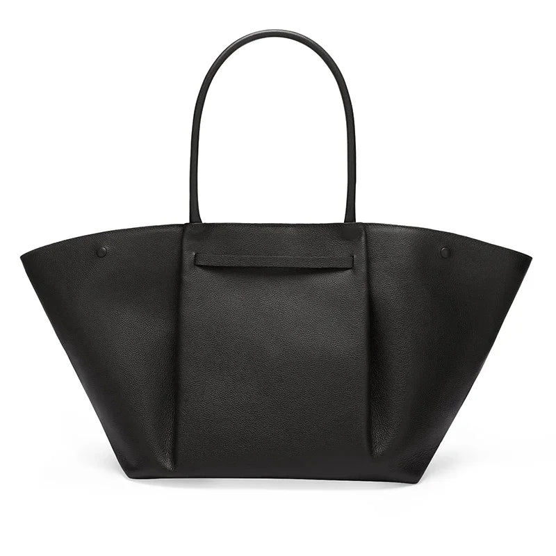 Braune Damen Schultertasche, groß & elegant. Perfekte Businessbag oder Alltagstasche mit viel Stauraum.