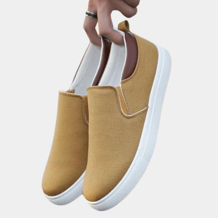 Bequeme Herren Loafer für stilvollen Auftritt; perfekte Freizeitschuhe & elegante Business Slipper.