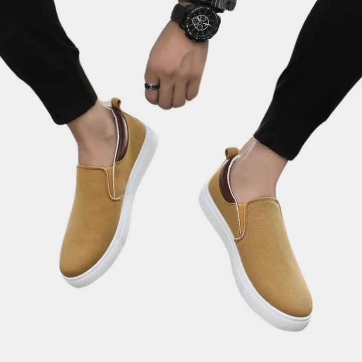 Eleganter Herren Loafer aus Premium-Material mit feiner Naht, ideal als Sommerschuh & Business Slipper.