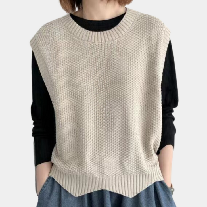 Weiche Damen Strickjacke, hüftlang & modern, eine komfortable Wahl für kühle Herbsttage.