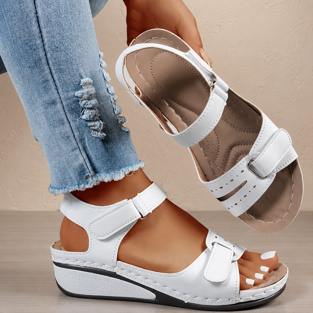 Bequeme Sandalen mit Klettverschluss für Frauen