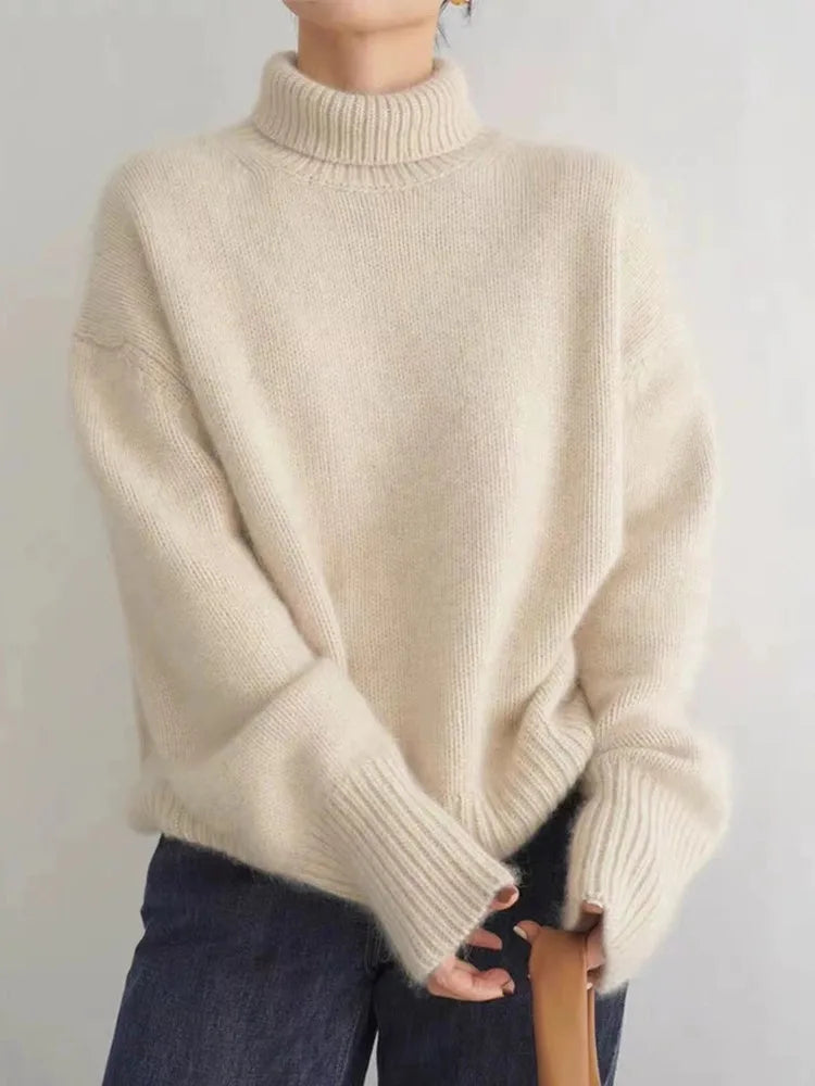 Weicher Winterpullover für Damen, figurumspielend & komfortabel, ein Must-have.