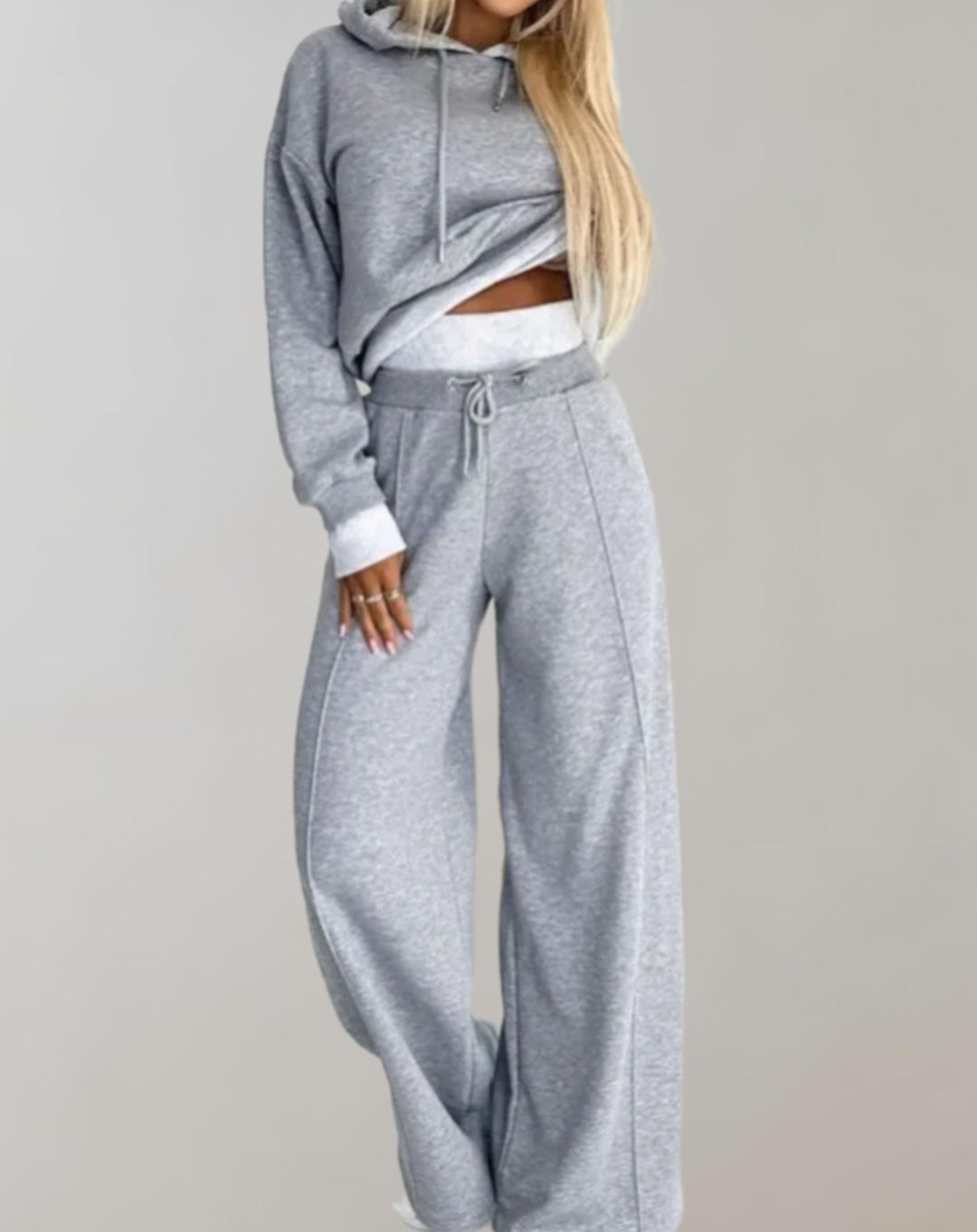 Weite High Waist Hose des Damen Lounge Sets, bietet Komfort und modernen Stil für Entspannung.