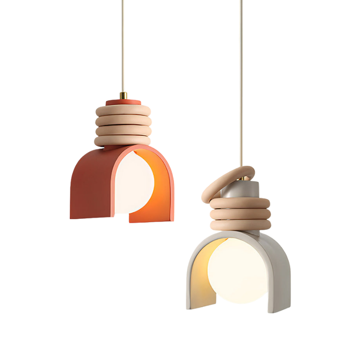 Künstlerische Deckenlampe mit lebendigen Farbdetails, ideal für modernes Wohnzimmer & Esszimmer.