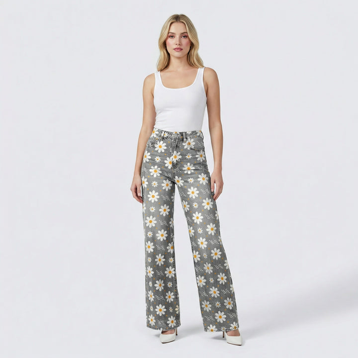 Sommerliche weite Damenhose mit auffälligem Print. Bequem und stilvoll für jede Gelegenheit.